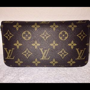 Louis Vuitton Large Zippers Wallet